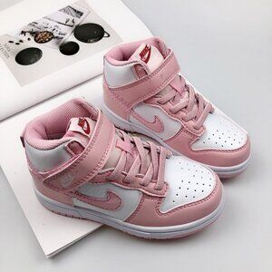 Nike SB Dunk Low Low-Top Sneakers In White And Pink